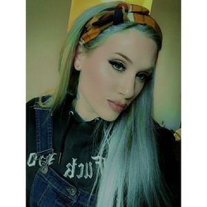 Meet your Posher, Hannah